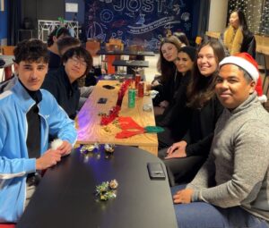 422a5766-ee8f-4b1e-abe7-3f02ca297e05-1