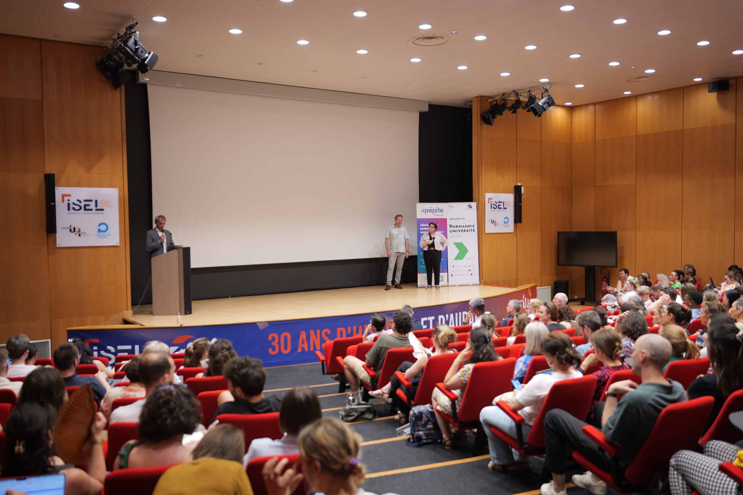 P1118282